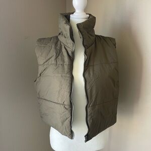 *NWT* Women's SHEIN Frency Puffer Vest - Sz. L